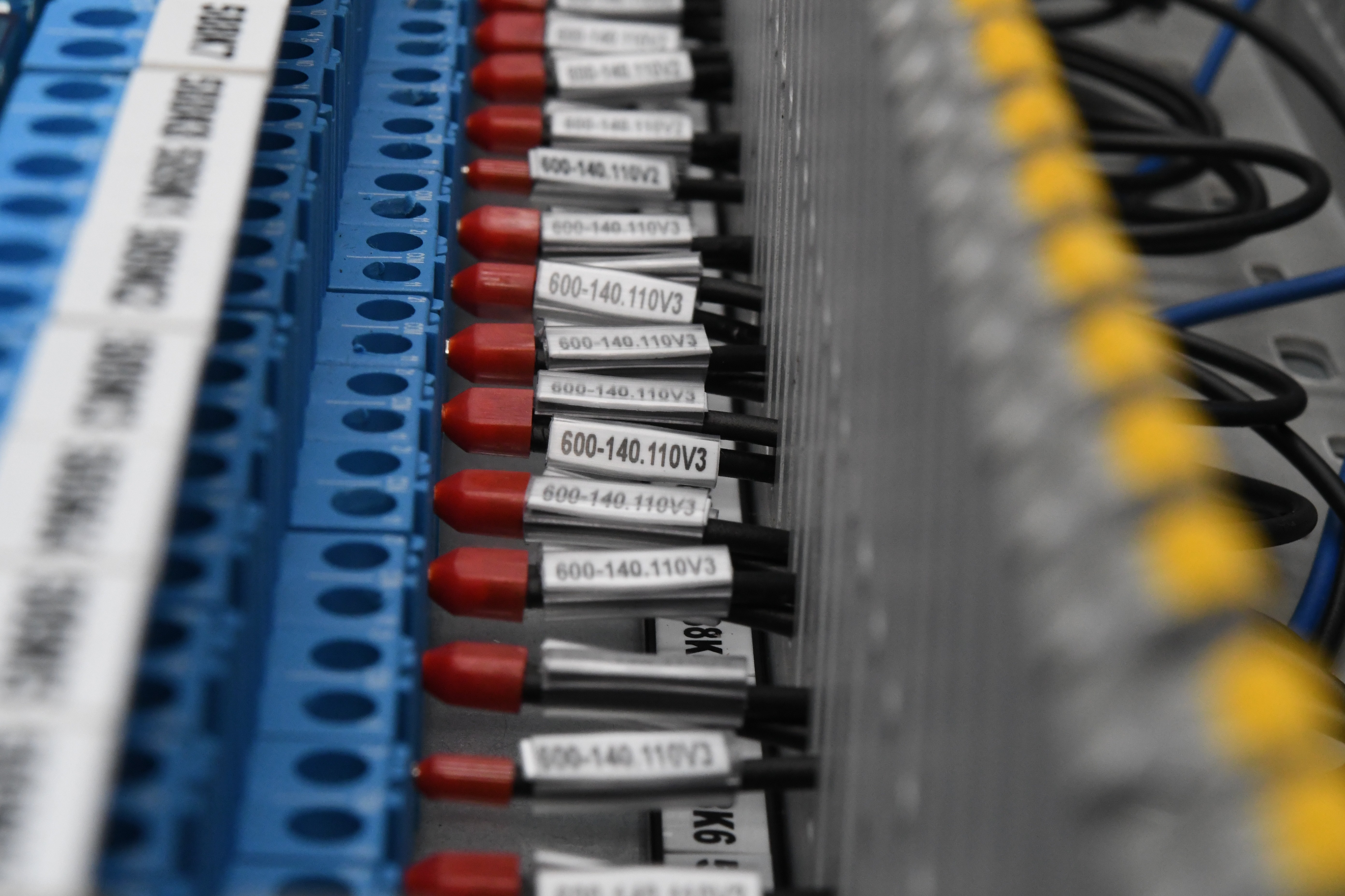 Connectors and Cable Tags on Board Trains